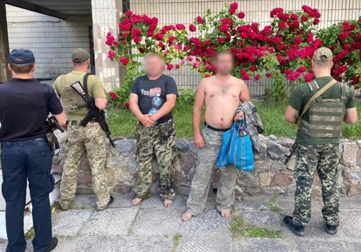 Прикордонники на Сумщині затримали двох росіян які незаконно потрапили в Україну