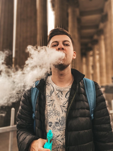 В Україні офіційно заборонять паління в громадських місцях