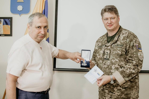 На Полтавщині  командиру бригади тактичної авіації вручили нагрудні відзнаки