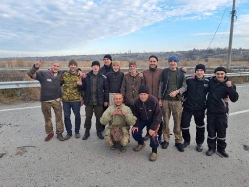 До України з полону повернули 107 воїнів, серед яких захисники Маріуполя. ВІДЕО
