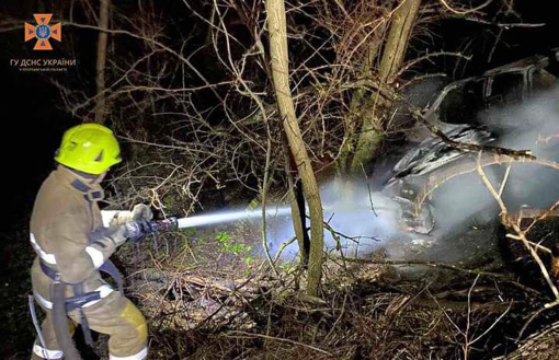 На Полтавщині загорівся автомобіль: 23-річна пасажирка отримала травмування