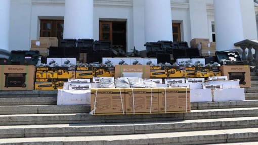 Полтавська міська рада передала військовим автомобілі та різне обладнання