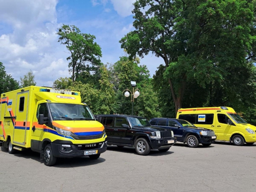 Допомога триває: ще чотири автівки від волонтерів з Нідерландів для військових і цивільних