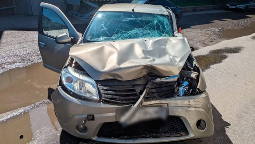 У Полтаві вантажівка врізалася у легковик: водія першого авто госпіталізували