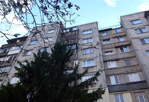 На Полтавщині 71-річна жінка випала з квартири дев’ятого поверху