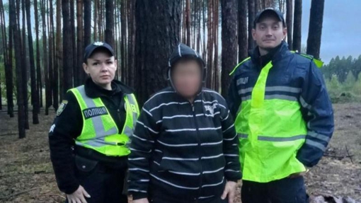 У Полтавській області знайшли жінку, яка чотири години блукала в лісі