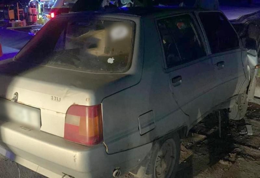 У Полтаві легковик в’їхав у бетонний блок: водій автомобіля отримав поранення
