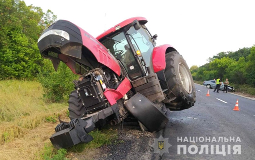 На Полтавщині зіткнулися трактор і легковик: водій останнього зазнав поранень