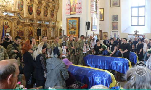 У Полтаві провели в останню путь із чотирьма військовими, які полягли на війні