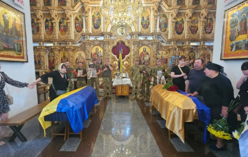 У Полтаві попрощалися із солдатами Русланом Мар'єнком та Віктором Нелюбою