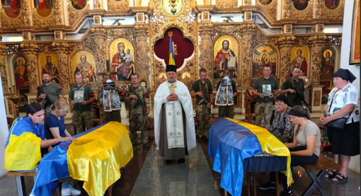 У Полтаві попрощалися із воїнами Олегом Сморочинським та Анатолієм Струцем