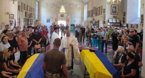 У Полтаві попрощалися із солдатами Олександром Волошком та Віталієм Улянцем