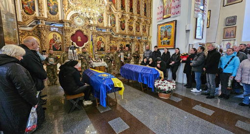 У Полтаві попрощалися із воїнами Владиславом Долгих та Олексієм Плехановим