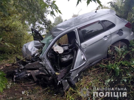 На Полтавщині зіткнулися легковики: водій іномарки отримав смертельні поранення. ВІДЕО