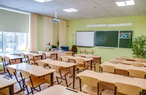 Полтавські школи та садочки відновлюють роботу офлайн